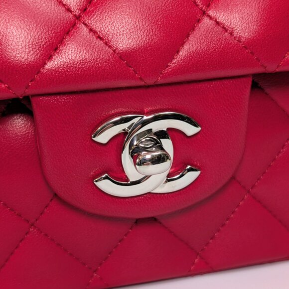 Chanel Rare Red 17b Classic Medium Quilted Lambskin Double Flap Bag - Picture 4 of 16